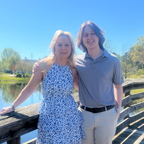 Meet your Posher, Robin - Picture 2 of 4